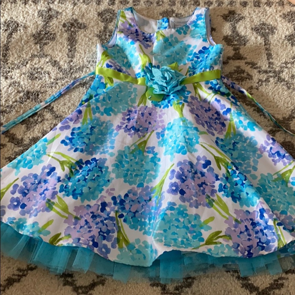 Girls dress